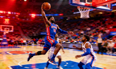 NBA比赛 球员突破上篮